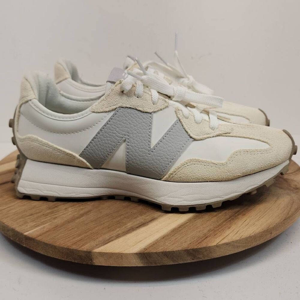 New Balance 327 Women's Sneakers Size 9 White Gray
